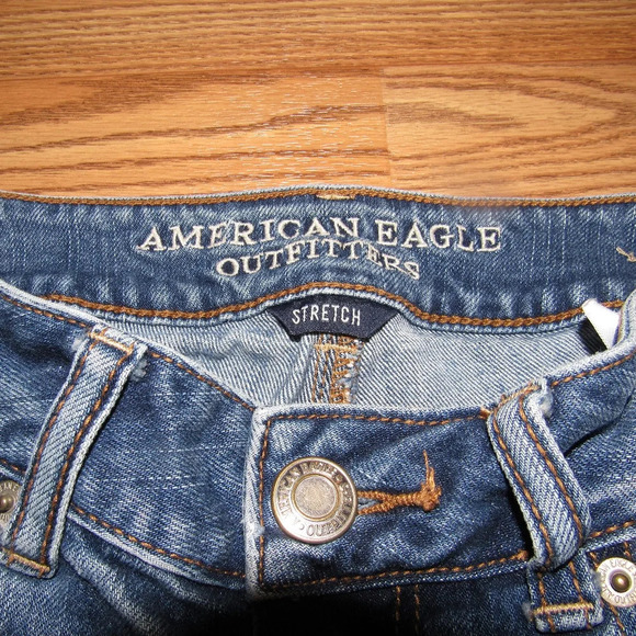 AMERICAN EAGLE Shortie Distressed Jean Shorts 4 - Picture 2 of 5